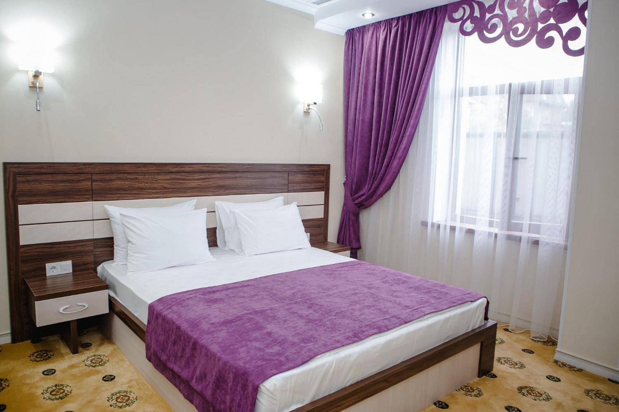 Luxury House Hotell Tsjimkent Eksteriør bilde
