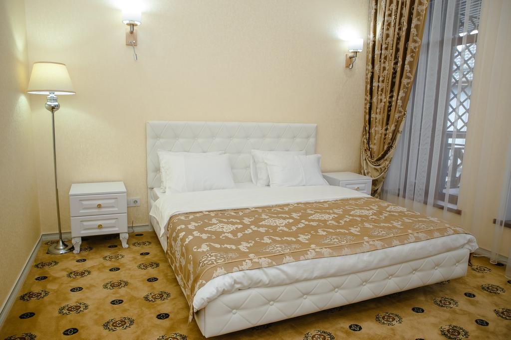 Luxury House Hotell Tsjimkent Eksteriør bilde