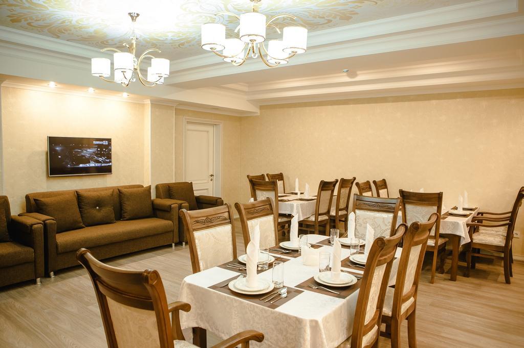 Luxury House Hotell Tsjimkent Eksteriør bilde