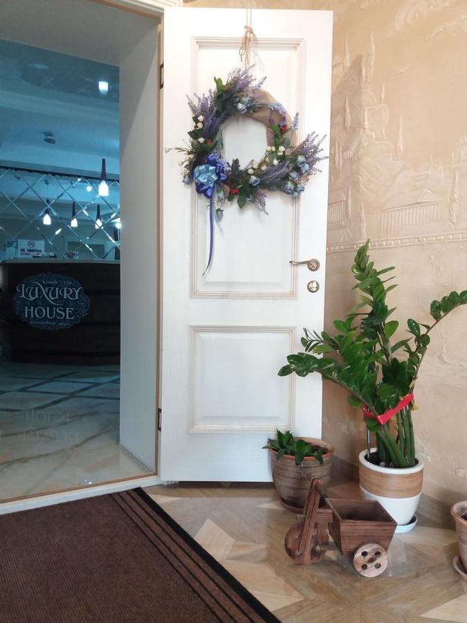 Luxury House Hotell Tsjimkent Eksteriør bilde