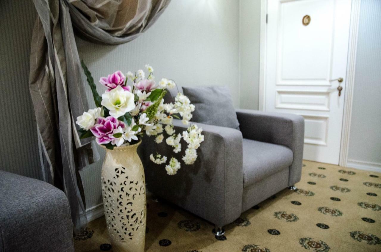 Luxury House Hotell Tsjimkent Eksteriør bilde