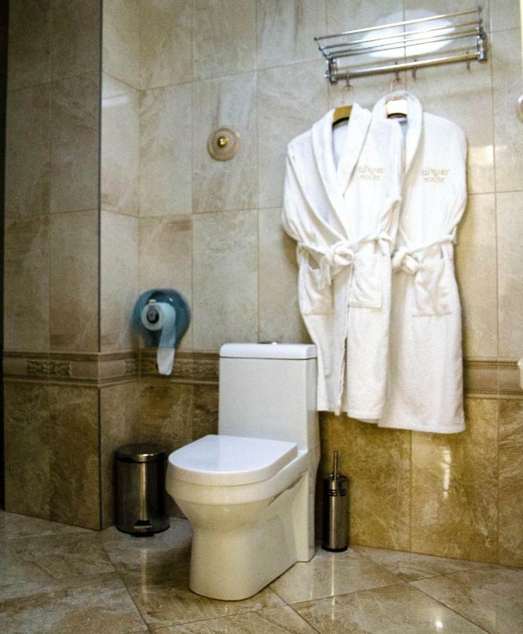 Luxury House Hotell Tsjimkent Eksteriør bilde