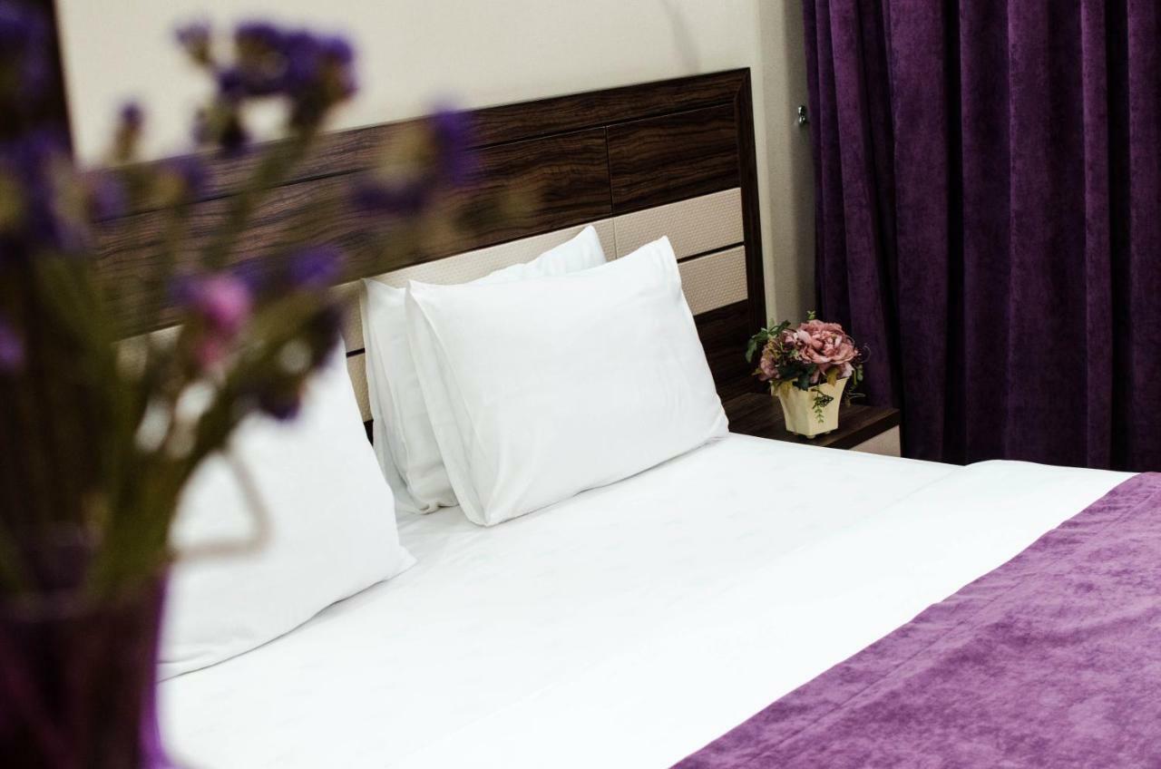 Luxury House Hotell Tsjimkent Eksteriør bilde